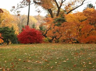 22 Castle Walk, Scarsdale, NY 10583