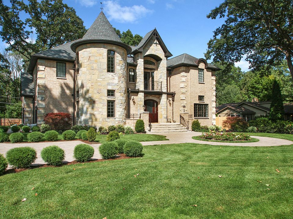 1st image of 11596 W Oakwood Pl