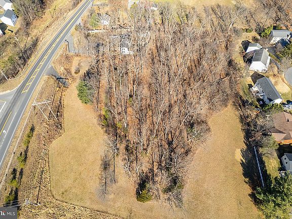 5th image of 353 Greenwood Rd