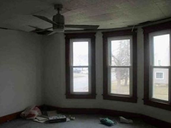5th image of 605 S Main St