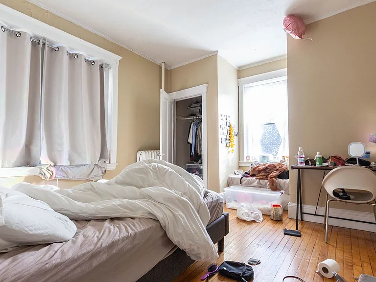 74 Egmont St #2 — Photo 2