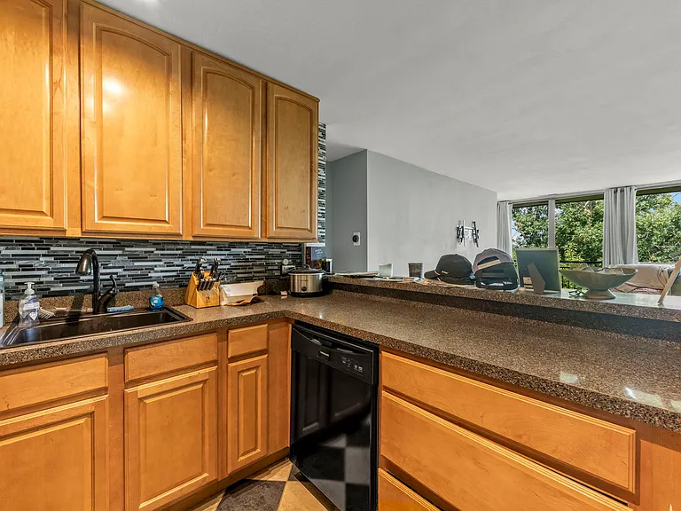 5820 Oakwood Dr #5F — Photo 4