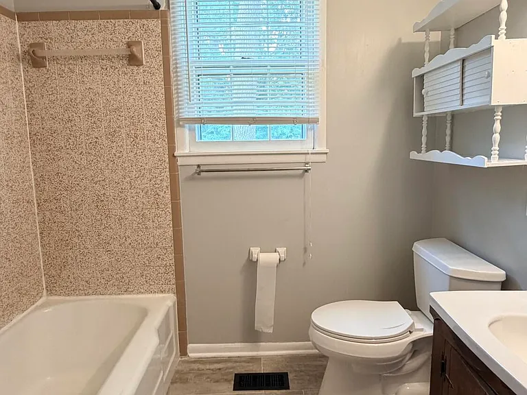 412 Seminole Trl — Photo 11
