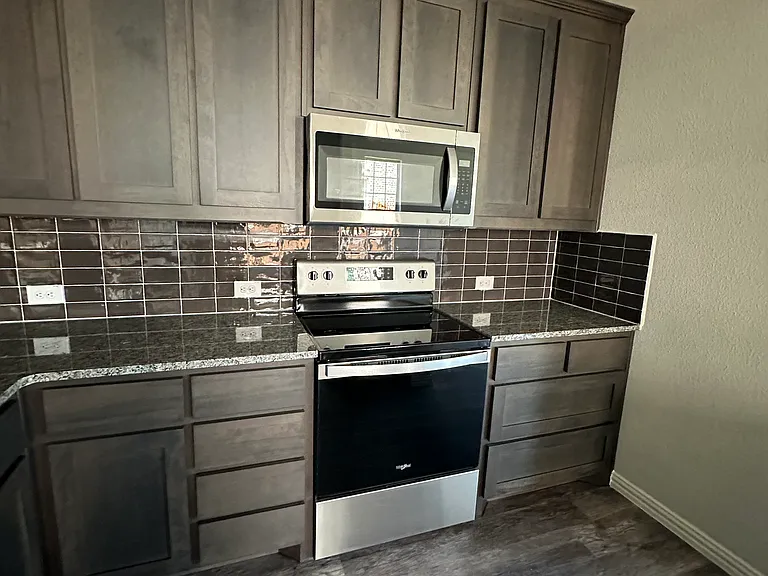 3133 Solana Cir #3133 — Photo 3