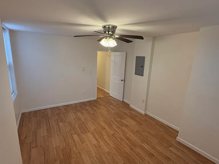 1206 W Airdrie St #2 — Photo 14