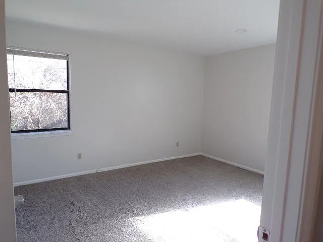 6427 Hallet St #6427 — Photo 10