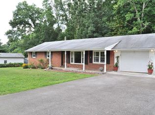 806 Lee Rd, Salem, VA 24153