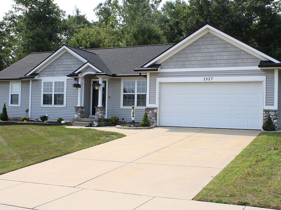 1st image of 1327 Millwood Dr NE