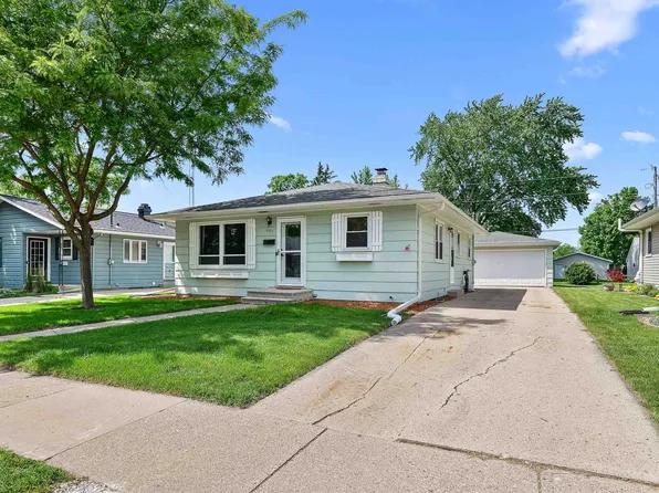 605 E 10th St, Fond Du Lac, WI 54935