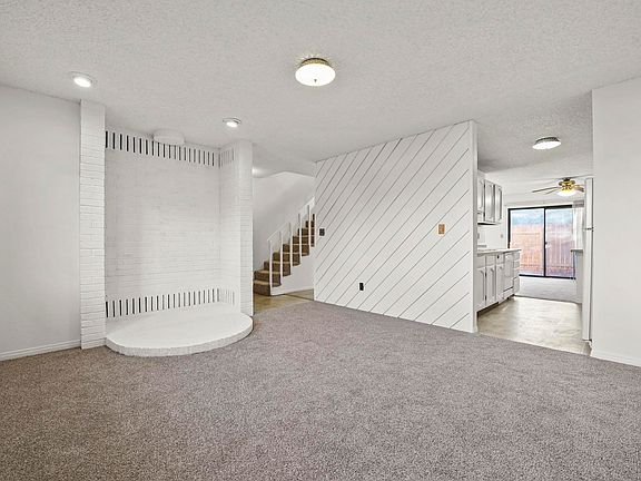 2nd image of 575-28 1/2 Rd #66