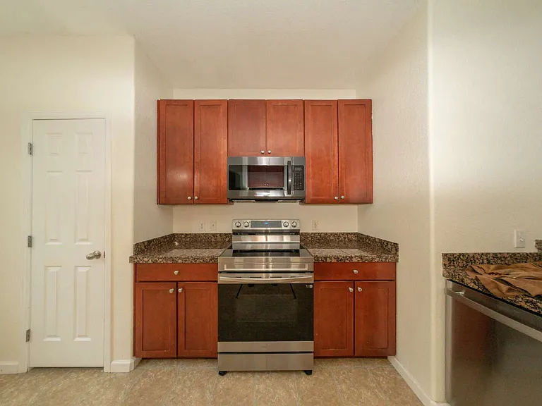 12780 Ivanhoe St — Photo 3