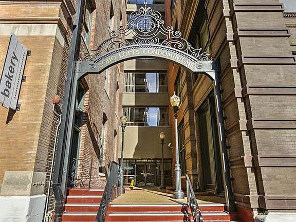SoHo Entrance