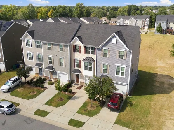 504 Autumn Cure Ct, Fuquay Varina, NC 27526