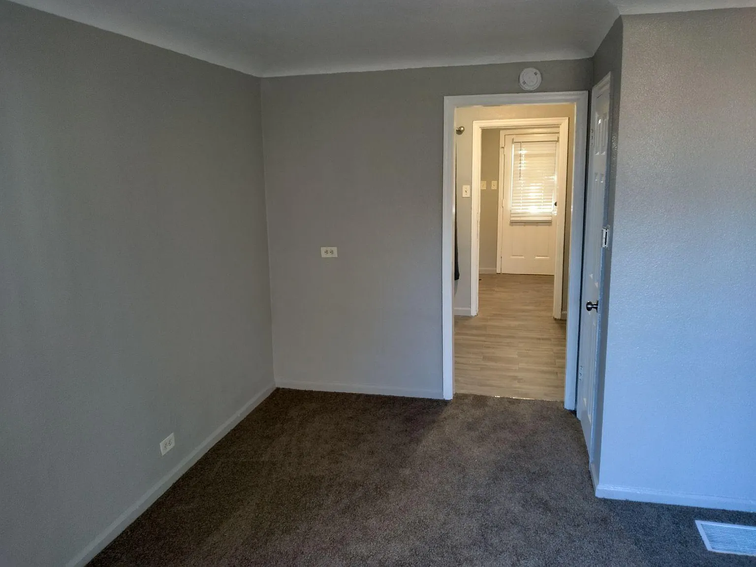 2 bed, 700 sqft, $1,595 — Photo 4