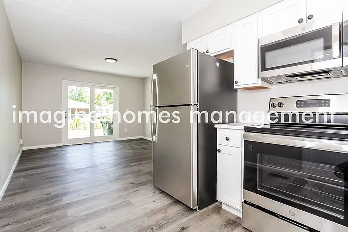973 W Kemper Rd — Photo 6