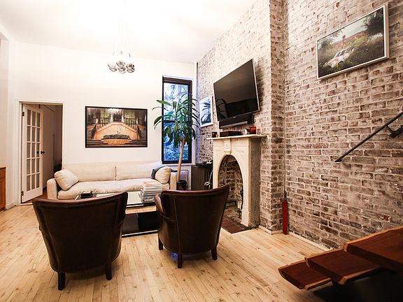 3rd image of 455 W 43rd St APT 2C