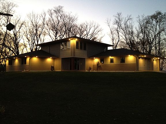 2nd image of 3315 Lakeshore Dr