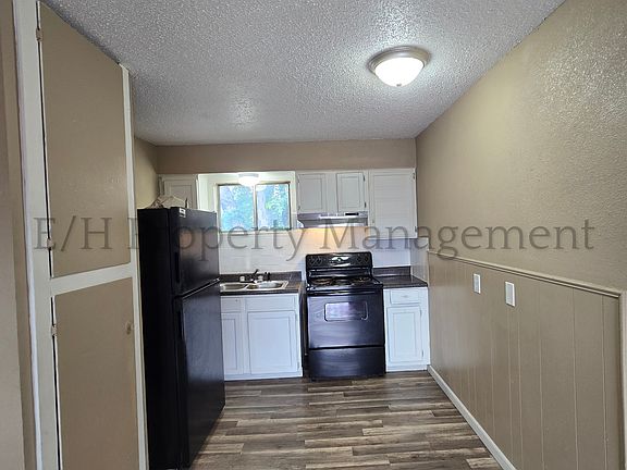 3rd image of 1916-1924 S Broadway St #45