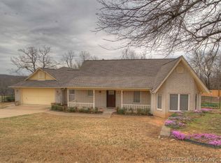 201 Hillside Dr, Sand Springs, OK 74063