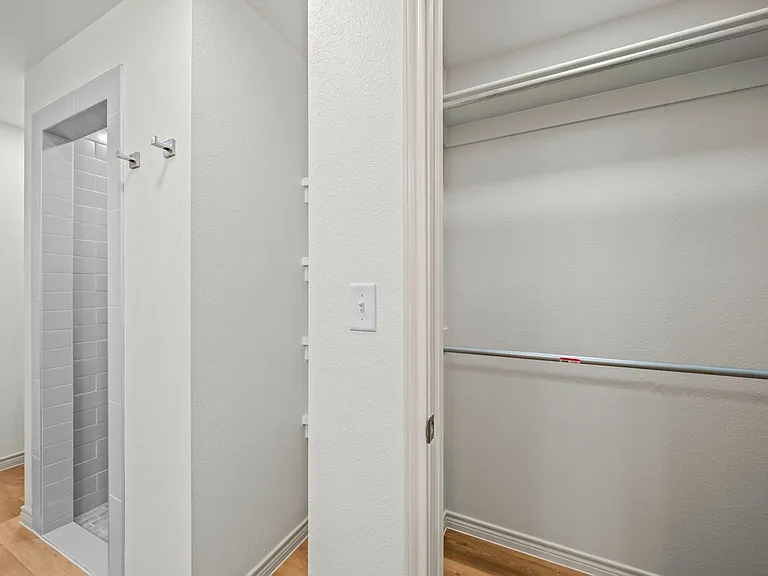 14904 North Cres #1200 — Photo 24