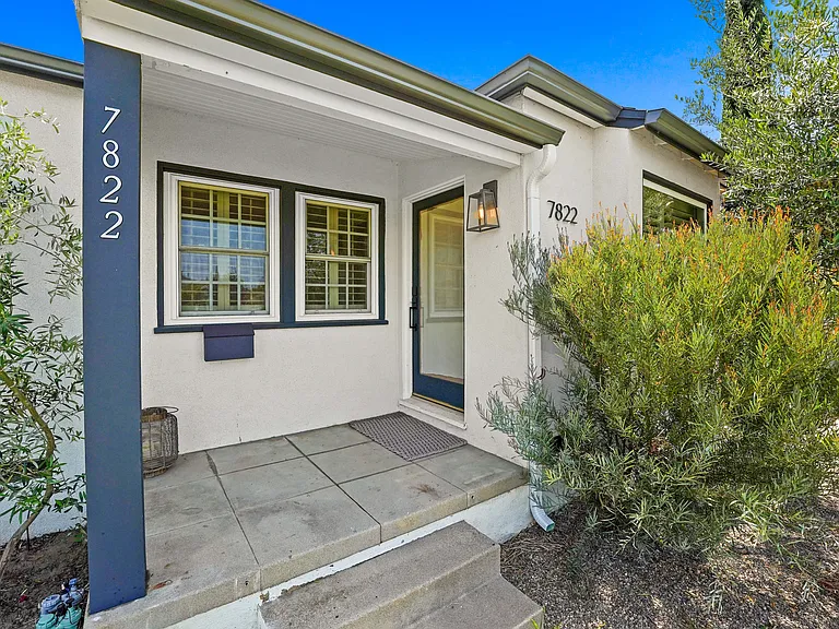 7822 Bleriot Ave — Photo 4