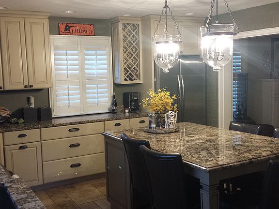 3rd image of 464 Oakshire Ln