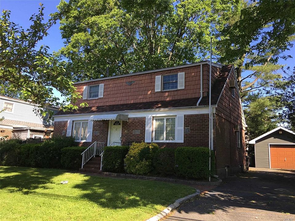 1st image of 92 Roosevelt Ct