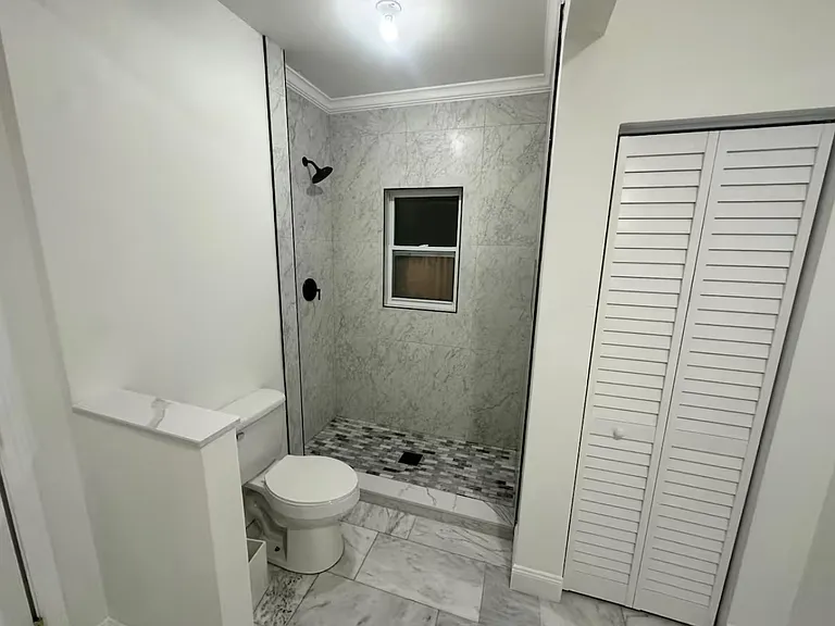 120 W Chapman Rd — Photo 21