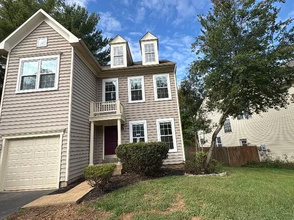9306 Hedgeford St, Manassas Park, VA 20111