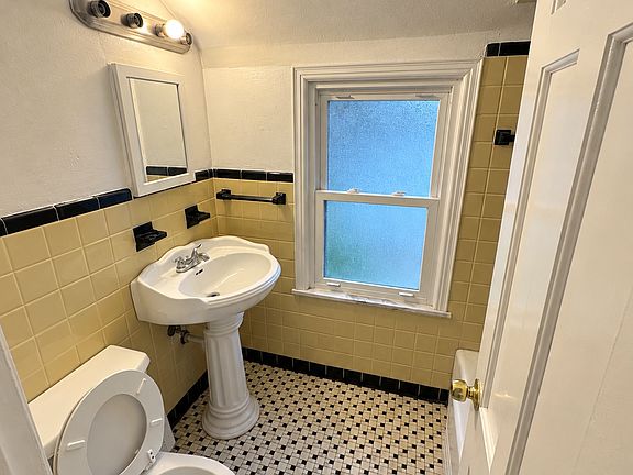 5th image of 4058 Harwood Rd