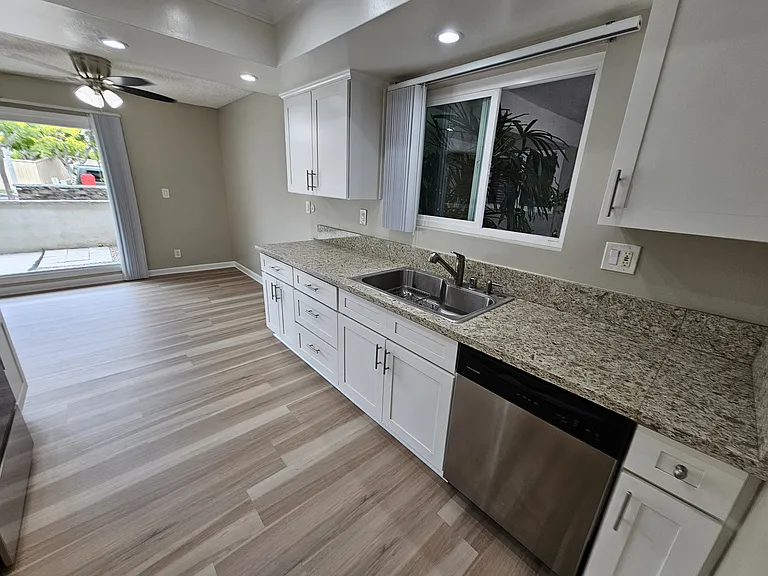 848 Amigos Way #C — Photo 3