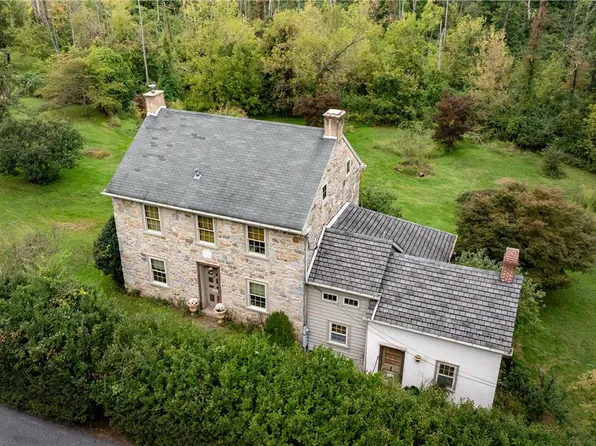 885 Browns Dr, Easton, PA 18042