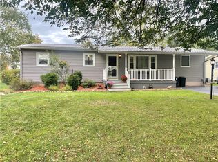 32 Meadowbrook Dr, Auburn, NY 13021