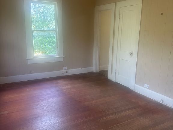 3rd image of 507 W 3rd St #Na