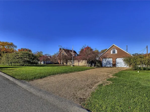 283 E Smithfield St, Mount Pleasant, PA 15666
