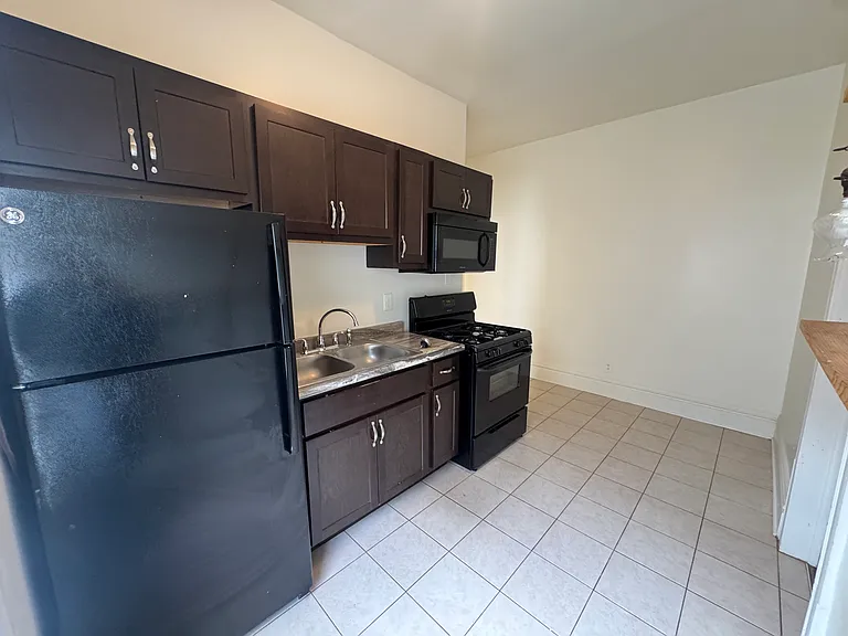 2604 Fremont Ave S #6 — Photo 5