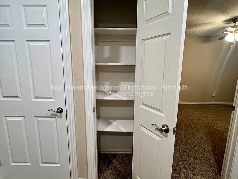 6617 Leightyn Ln — Photo 17