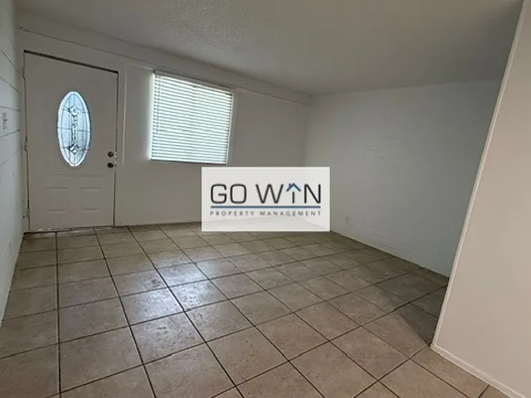 2018 W Cactus Rd — Photo 10