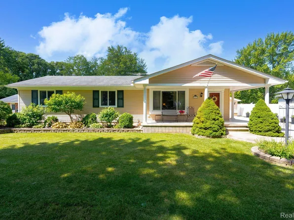 47763 Forbes Dr, Chesterfield, MI 48047