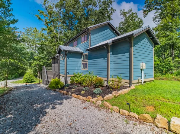 246 Hemlock Cv, Tracy City, TN 37387