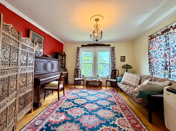 127 White St Unit 127, Belmont, MA 02478