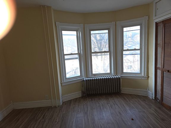 3rd image of 413 N 2nd St