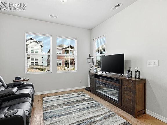 5th image of 1155 Solitaire St