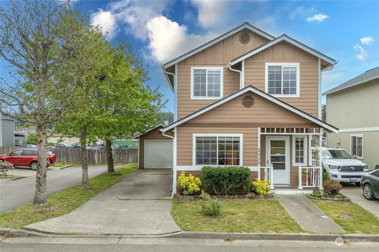3994 Broadmoor Loop Road NE photo 1
