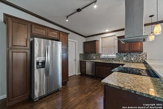 3 bed, 1360 sqft, $1,350 — Photo 4