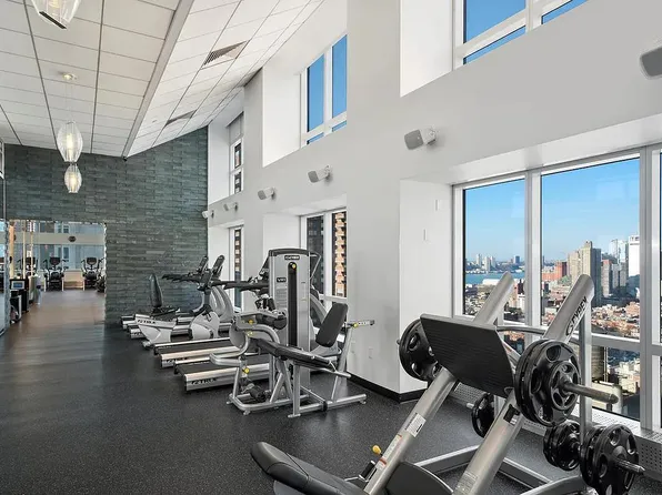 350 West 42nd Street image 14 of 17