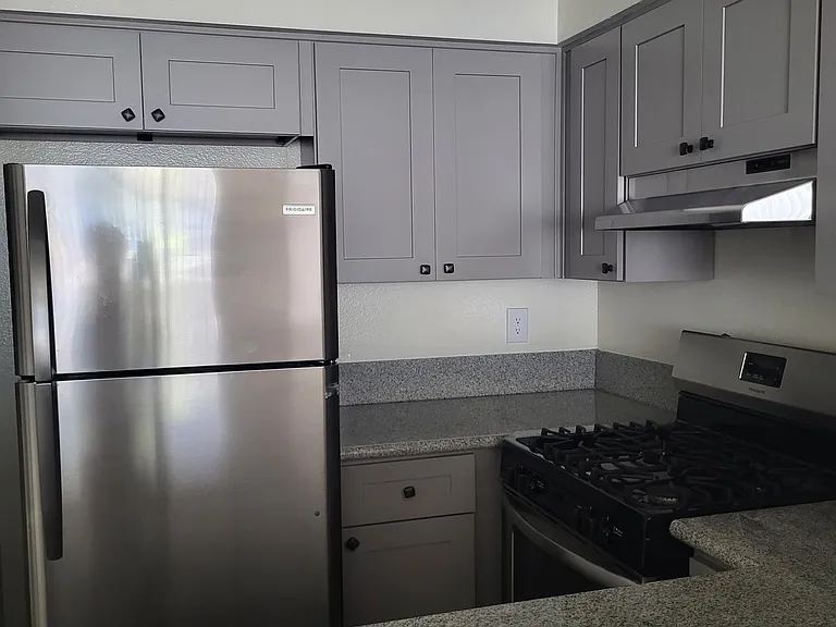 Lake View Mansion — Photo 2