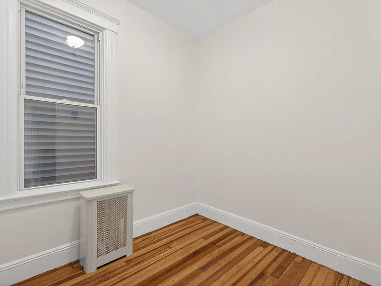 42 Duer Pl #2 — Photo 17