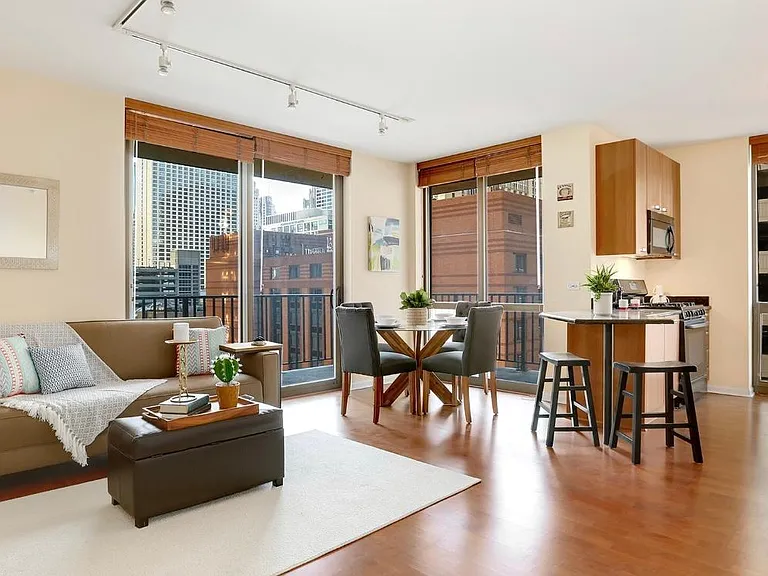 635 N Dearborn St #1806 — Photo 7