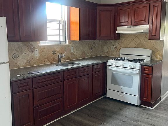 3rd image of 368 Avon Ave #6